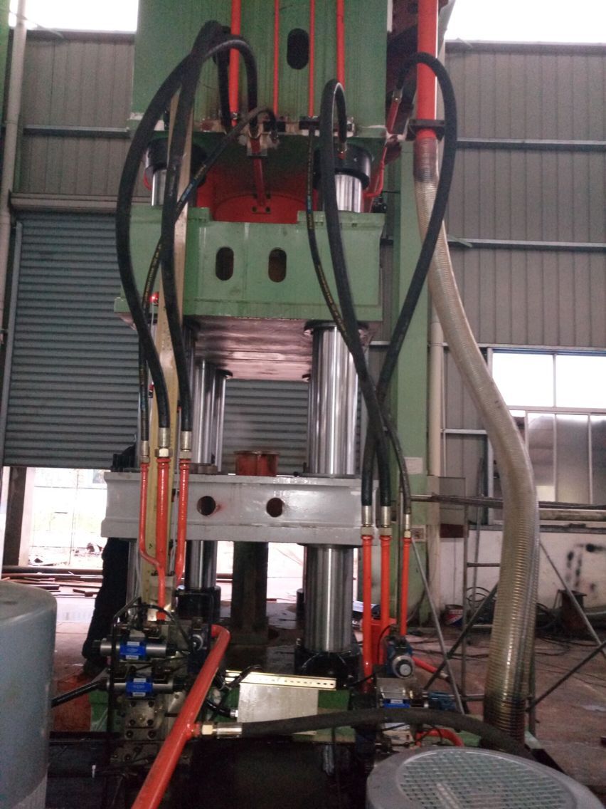 2000噸液壓機(jī)
